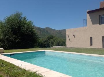 Casa · 148m² · 3 Ambientes · 2 Cocheras · Casa en San Antonio de Arredondo