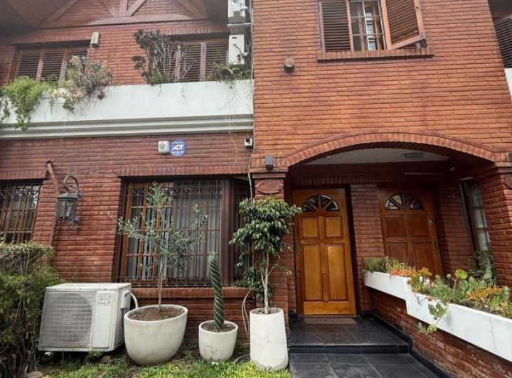 Espectacular Duplex 4 Amb + Cochera + Jardin + Quincho