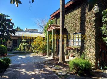 Casa · 250m² · 6 Ambientes · Casa Quinta en Monte Grande 2100 m²
