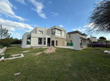 Casa de 4 ambientes, Malagueño · Valle del Golf - Casa - 3 Dormtiorios Venta