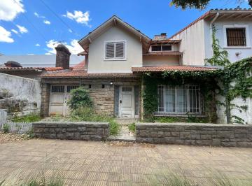 Casa · 185m² · 4 Ambientes · 1 Cochera · Casa en La Lucila
