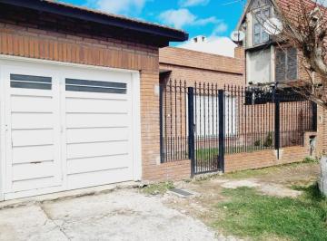 Casa · 88m² · 3 Ambientes · 7 Cocheras · Venta Casa de 3 Amb, con Patio y Cocheras, en Pablo Podestá