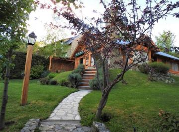 Casa · 131m² · 7 Ambientes · 2 Cocheras · Casa en Los Faldeos de Chapelco