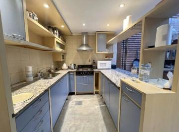Casa · 184m² · 4 Ambientes · Casa 3 Dorm. con Terraza en Belgrano R