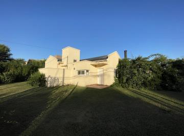 Casa · 170m² · 3 Dormitorios · 2 Cocheras · Casa - Villa Allende Golf