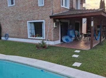 Casa · 110m² · 4 Ambientes · Casa en Venta - 3 Dorm. 2 Baños - 420 m² - Pilar