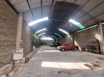Bodega-Galpón · 400m² · Alquiler Galpon 3 Oficinas Baños, Pileta y Quincho