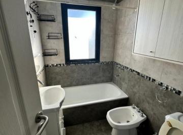 Departamento · 54m² · 3 Ambientes · 1 Cochera · Oportunidad Alquiler Departamento 3 Ambientes Amoblado - Florencio Varela Centro