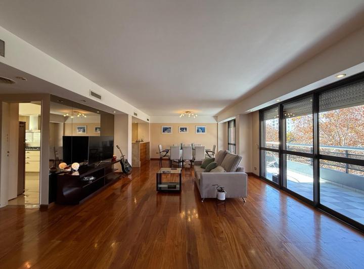 Departamento · 190m² · 4 Ambientes · 1 Cochera