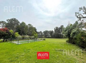 Casa · 280m² · 4 Ambientes · 2 Cocheras · Casa en Venta en Saint Thomas Norte Sur, Canning
