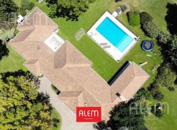 Casa · 440m² · 5 Ambientes · 2 Cocheras · Casa en Planta Baja en Venta en St. Thomas Norte, Canning