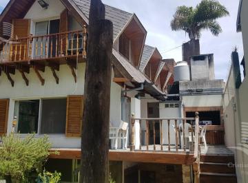 Casa · 110m² · 3 Ambientes · 2 Cocheras · Casa en Venta en Villa Martelli Barrio Parque con Gran Jardin