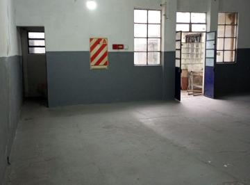 Depósito , Tres de Febrero · Galpón por Pasillo Al Fondo