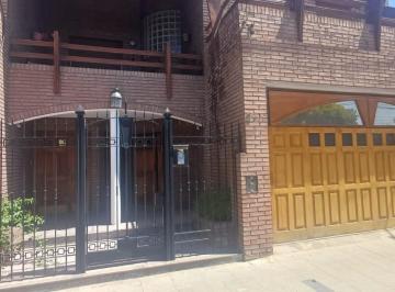 Casa · 565m² · 10 Ambientes · 1 Cochera · Casa en Venta San Vicente