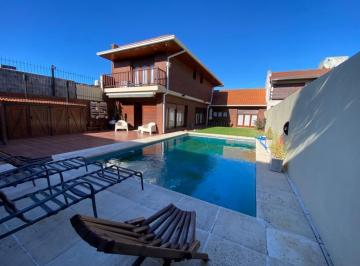 Casa · 302m² · 6 Ambientes · 2 Cocheras · Casa en Venta - 5 Dorm. 4 Baños - 467 m² - Mar del Plata