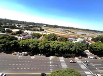 Departamento de 4 ambientes, Belgrano · Av Libertador 4600 - Piso Alto con Vista Abierta y Al Hipódromo