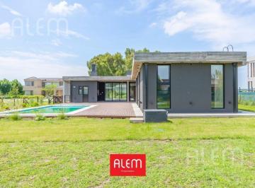 Casa · 219m² · 4 Ambientes · 2 Cocheras · Casa de 3 Dorm. en Una Sola Planta en Venta en La Providencia - Canning