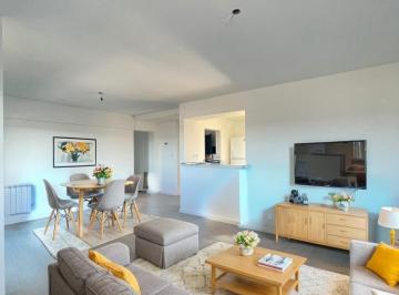Departamento · 94m² · 5 Ambientes · 2 D - 2 B - C/radiadores - Quincho y Pileta. - 94 m.