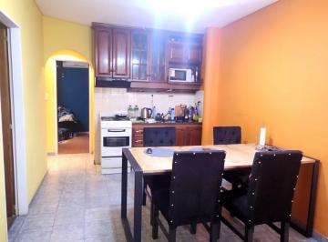 Departamento · 38m² · 3 Ambientes · Se Vende Departamento 3 Ambientes Planta Baja Al Frente con Patio, La Tablada