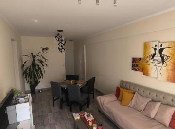 Departamento · 47m² · 2 Ambientes · Departamento 2 Ambientes con Balcón, Excelente Ubicación en Lanús Centro