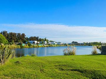 Terreno · 1047m² · Terreno 1047 m² en Venta a Laguna en La Calesa, Pilará, Pilar