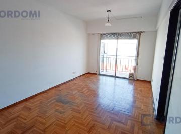 Departamento · 40m² · 2 Ambientes · Venta Departamento de 2 Ambientes con Balcón Sobre Av 25 de Mayo