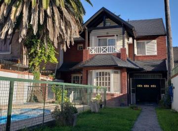 Casa de 5 ambientes, Morón · Casa en Lote Propio con Pileta y Quincho