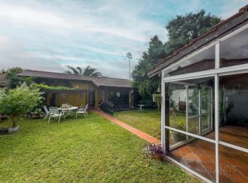 Casa · 220m² · 5 Ambientes · 3 Cocheras · Venta Casa 5 Ambientes Jardín Quincho en Villa Clubes