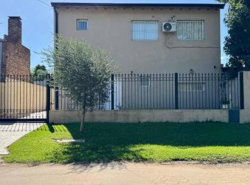 Casa · 133m² · 6 Ambientes · 2 Cocheras · Casa en Venta Apto Credito en Barrio Montecarlo