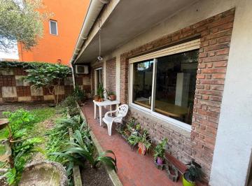 Casa · 135m² · 3 Ambientes · Venta Casa 3amb Villa Real + Escr + Quinch/galpon + Jard