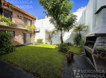 Casa · 166m² · 4 Ambientes · 3 Cocheras · Casa en Moron Sur