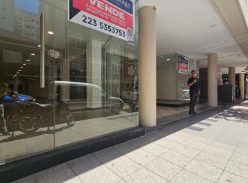 Local comercial · 283m² · Venta - Dos Locales en Block a La Calle en Galeria - Moreno 2244 - Centro