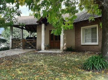 Casa de 6 ambientes, Presidente Perón · Excelente Chalet Casi a Estrenar! con Depto Huéspedes! Acepta Permuta