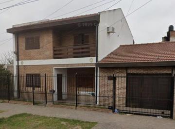 Casa de 6 ambientes, Florencio Varela · Chalet en Venta Calle 12 de Octubre