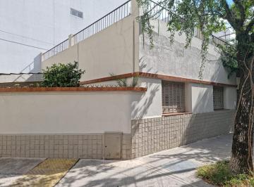 Casa · 68m² · 2 Cocheras · Casa 3 Ambientes, Entrada Auto, Patio y Terraza