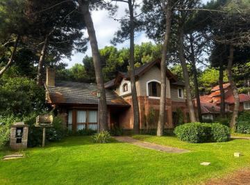 Casa · 210m² · 5 Ambientes · 2 Cocheras · Casa en Pinamar Norte