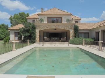 Casa · 550m² · 8 Ambientes · 2 Cocheras · Casa en San Jorge Village Estilo Villa Italiana de Altísima Calidad