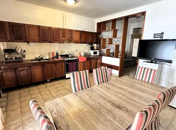Casa de 3 ambientes, Córdoba · Refaccionada a Nuevo - 3 Dorm. - Pileta - 190 m² Escritura