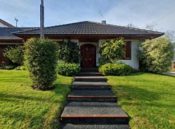 Casa · 154m² · 4 Ambientes · 2 Cocheras · Venta - Chalet Cuatro Ambientes con Garage y Patio - Viamonte 4390