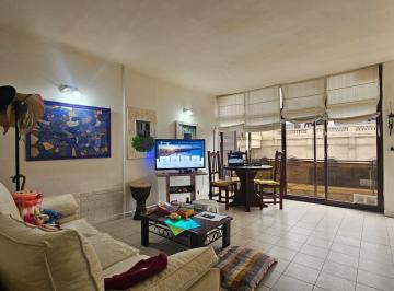 Departamento · 67m² · 3 Ambientes · Venta - Departamento Tres Ambientes a La Calle con Patio - Alberti 1637 - S. Aldrey