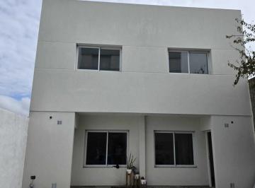 Departamento · 75m² · 3 Ambientes · Departamento Dúplex en Venta en Berisso, G. B. a. Zona Sur