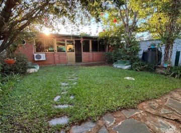 Casa · 300m² · 4 Ambientes · 1 Cochera · Cf1223 - Casa en Esquina en Venta B° Terrazas