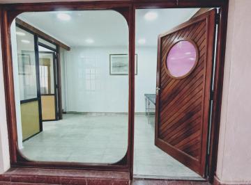 Local comercial · 32m² · Local con Entre Piso Excelente Ubicación Pinamar