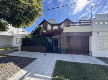 Casa · 188m² · 6 Ambientes · 1 Cochera · Venta Casa Santa Fe - 4 Dorm. - Guadalupe