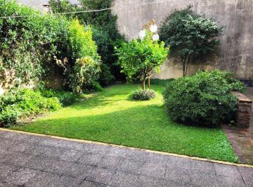 Casa de 7 ambientes, Parque Chacabuco · Venta en Block Excelente Casa Multifamiliar Sin Subdividir