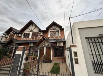 Casa · 90m² · 4 Ambientes · 1 Cochera · Casa 4 Ambientes. | Pereyra 700