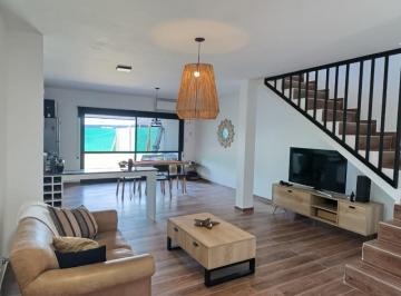 Casa · 120m² · 3 Ambientes · 1 Cochera · Se Vende Duplex 2 Dorm. en Docta