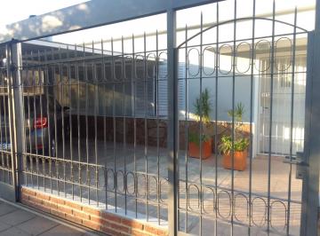 Casa de 5 ambientes, Córdoba · Casa. Residencial America.