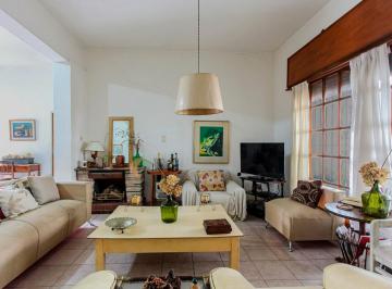 Casa · 105m² · 4 Ambientes · 1 Cochera · Venta Casa 4 Ambientes Mataderos Lote Propio