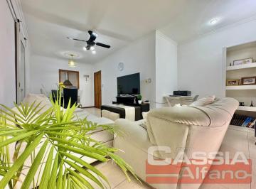 PH · 70m² · 3 Ambientes · Departamento en PH 3 Ambientes Primer Piso, con Patio y Terraza Lobre